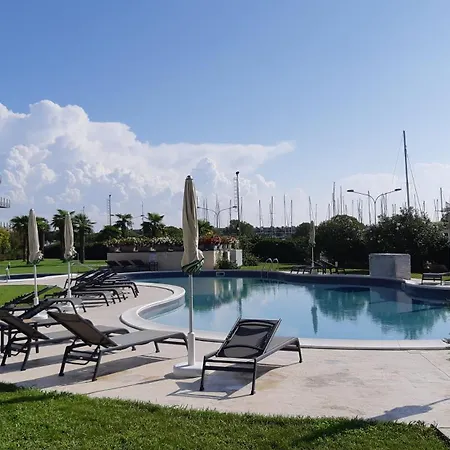 Laguna Palace Con Διαμέρισμα *